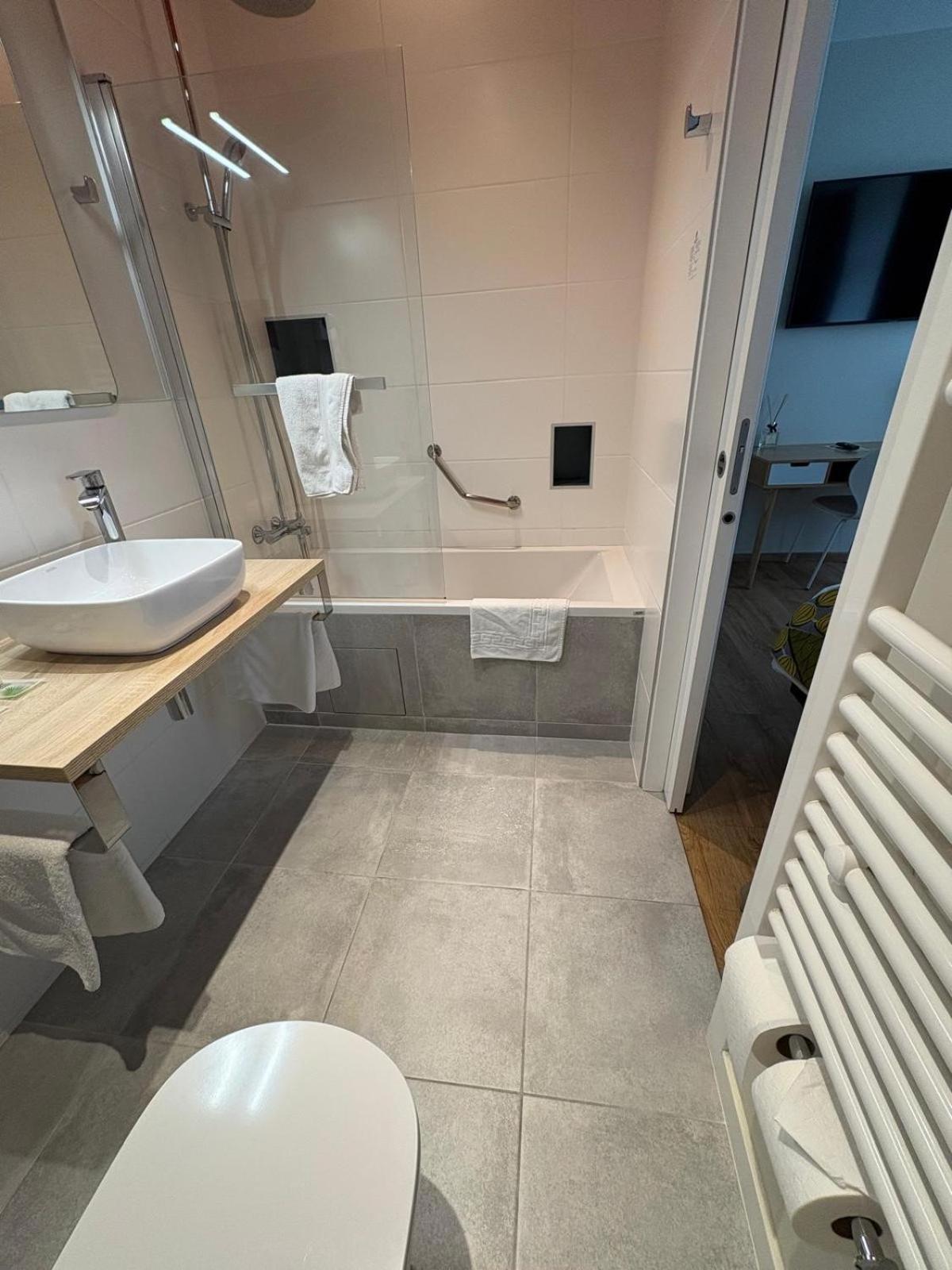 Hotel Moderna Cherbourg-en-Cotentin Esterno foto